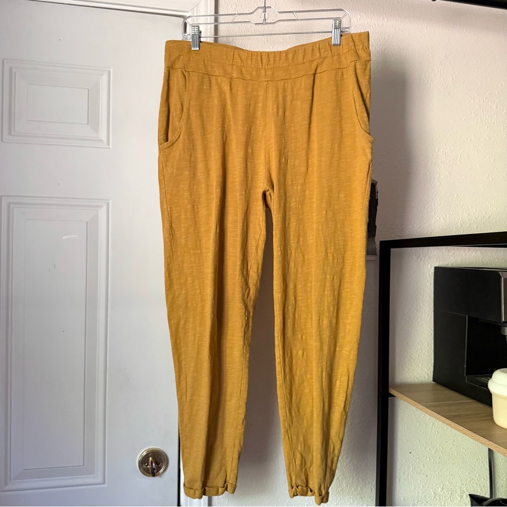 KNOWN SUPPLY mustard yellow organic cotton slub knit pull on cropped‎ pants